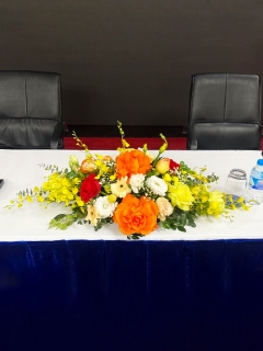 Hoa Để Bàn Hội Nghị