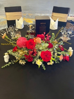 Hoa Để Bàn Hội Nghị Sang Trọng
