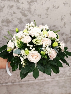 Hoa Để Bàn Họp Đơn Giản