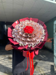 Bó Hoa Tiền Đỏ