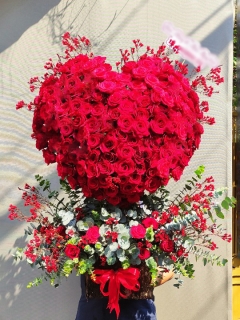 Giỏ Hoa Hồng Tặng Bạn Gái