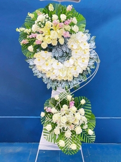 Đặt Kệ Hoa Chia Buồn Đẹp